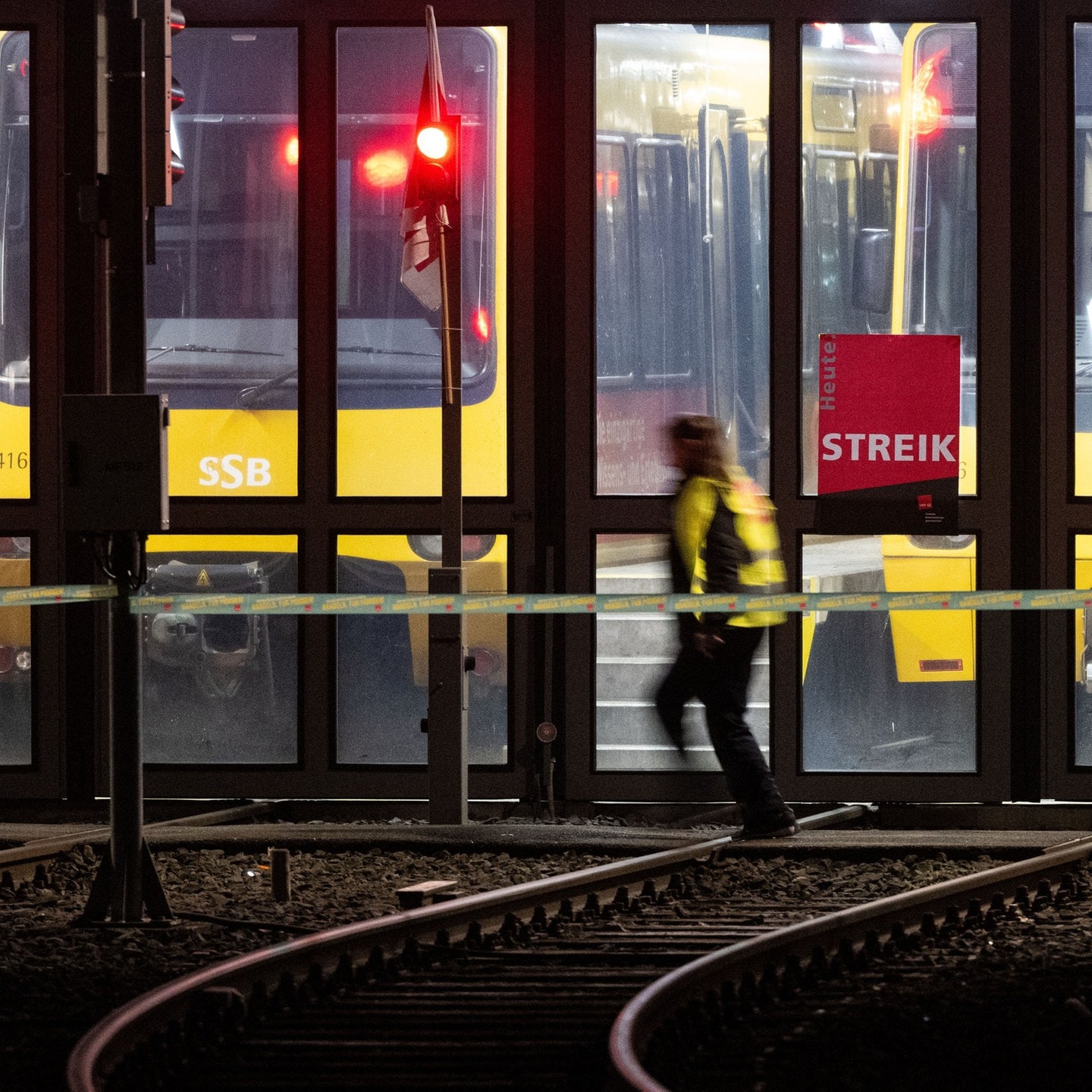 Warnstreiks In BW: ÖPNV, Kitas Und Verwaltung Betroffen - SWR Aktuell