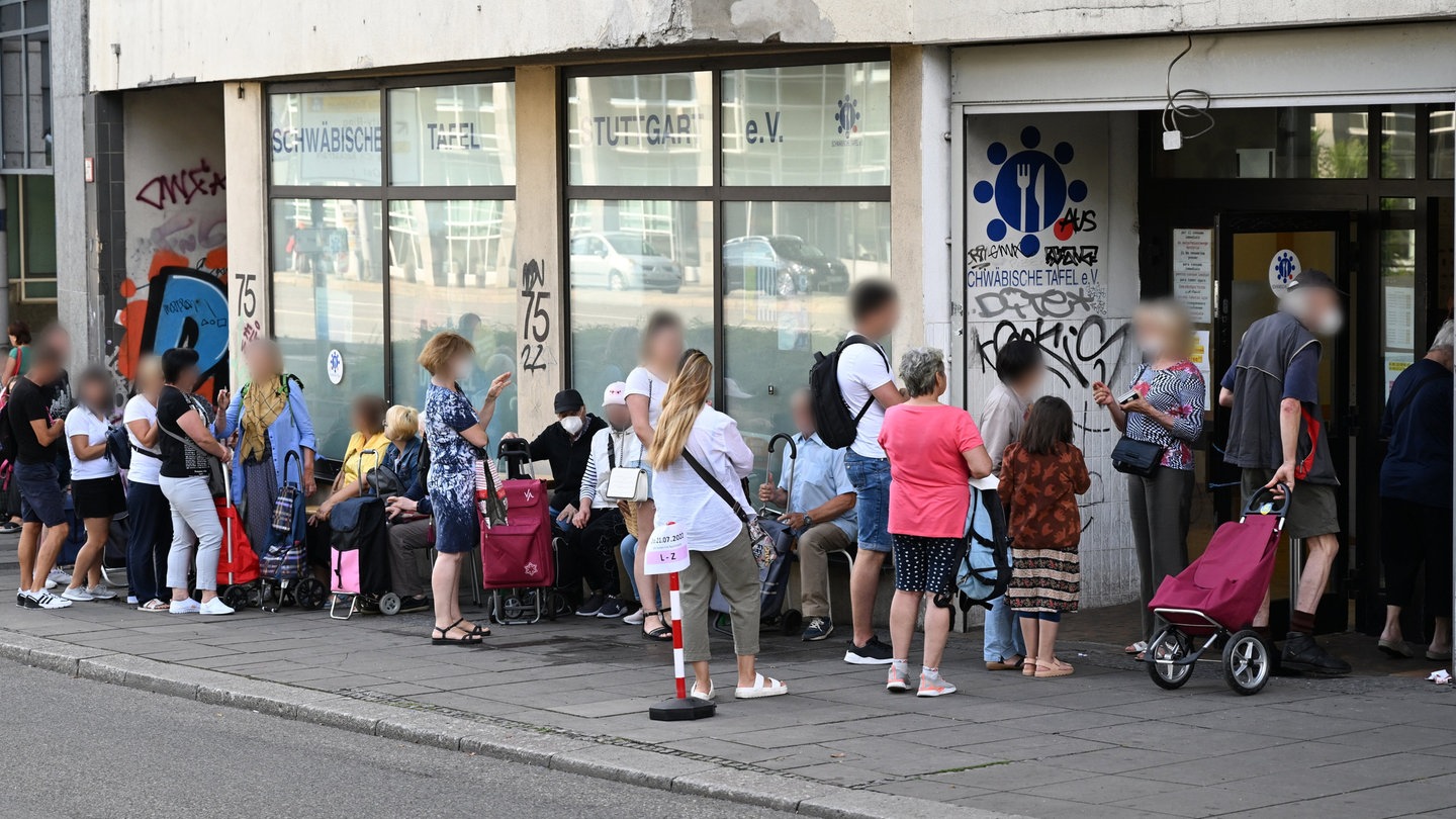 BW-Sozialverbände Warnen Vor Armut Durch Kürzungen - SWR Aktuell