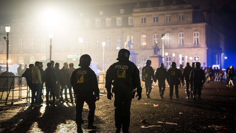 Nach Angriffen: Polizei bereitet sich auf Silvester vor - SWR Aktuell
