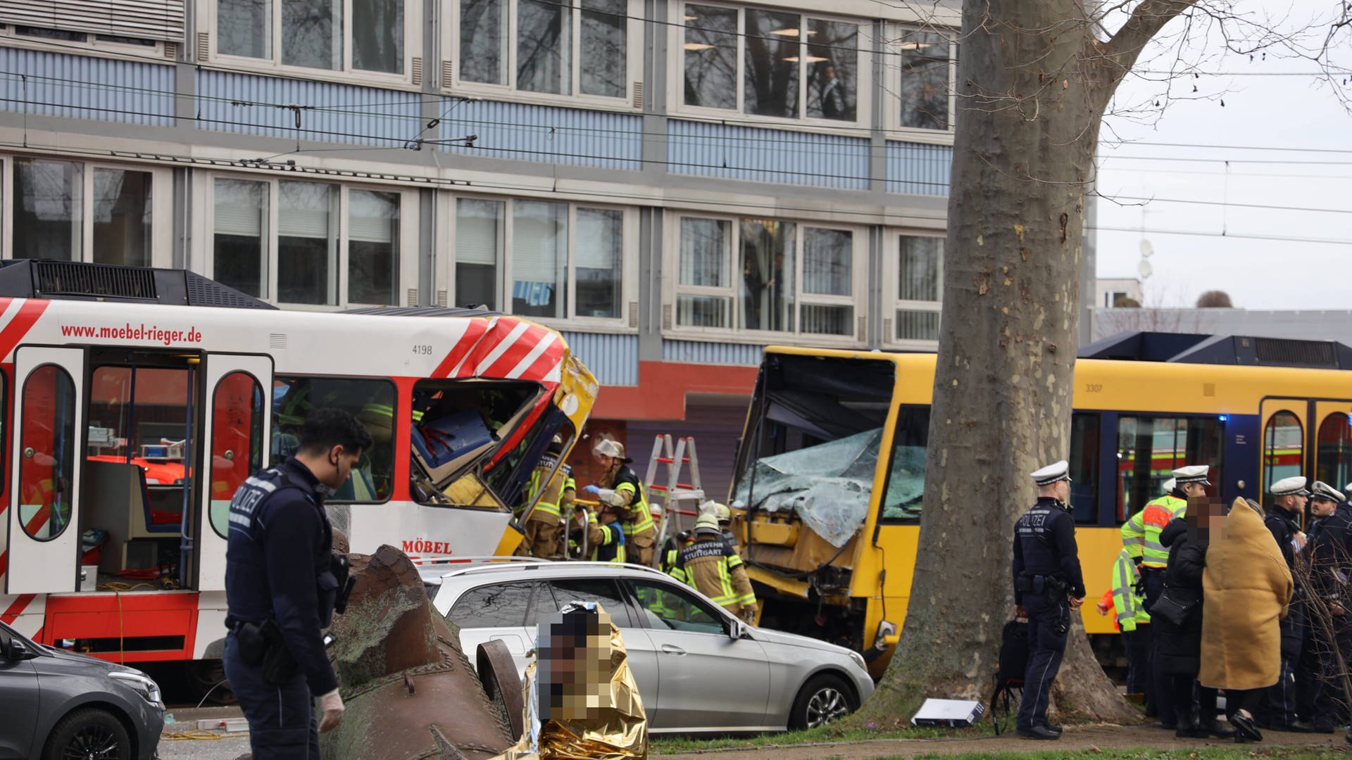 Viele Verletzte bei Zusammenstoß von zwei Stadtbahnen in Stuttgart