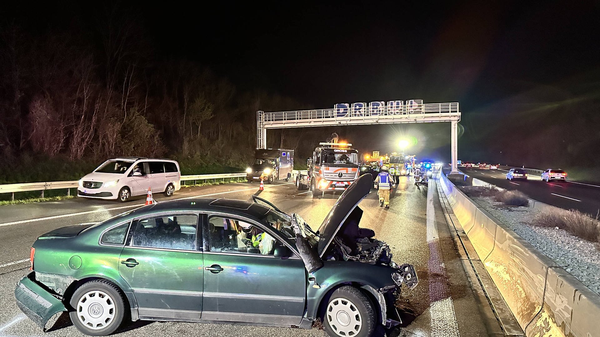 Unfall mit fünf Autos auf A81 bei Ludwigsburg: Elf Menschen verletzt