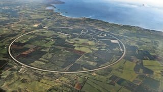 Eine Ring-förmige Porsche-Teststrecke in Italien.
