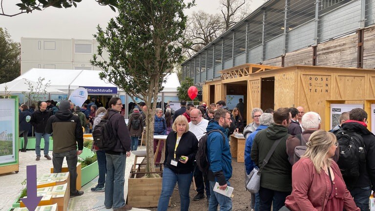 Ein Infostand informierte über das neue Rosensteinquartier.