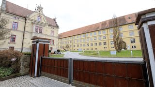Eingang zum Schloss Winnenden. Werden in der dortigen Psychiatrie künfig auch in Straftäter therapiert?
