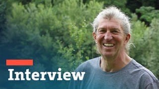 Gesundheitswanderführer Harald Zehetner aus Backnang zeigt, wie man Wandern und Wohlbefinden zusammenbringt.