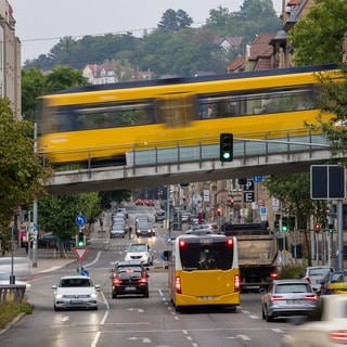 Marienplatz und Zahnradbahn in Stuttgart. 
