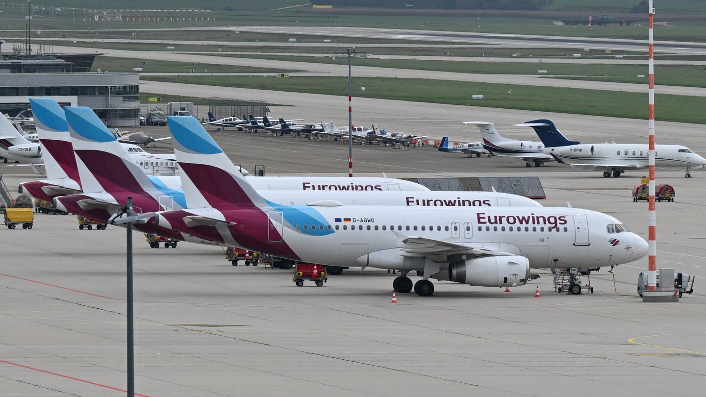 Wegen eines Streiks der Piloten bleiben auch am Dienstag und Mittwoch viele Eurowings-Maschinen auf dem Boden des Stuttgarter Flughafens.