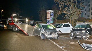 Ein betrunkener Autofahrer hat in Stuttgart-Weilimdorf mehrere Autos beschädigt.