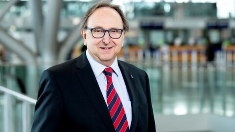 Walter Schöfer, Geschäftsführer am Stuttgarter Flughafen, geht in den Ruhestand.