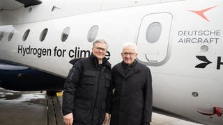 H2Fly-Chef Josef Kallo und Ministerpräsident Winfried Kretschmann