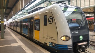 Eine neue S-Bahn im Stuttgarter Hauptbahnhof