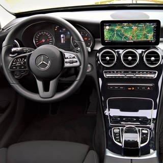 Mercedes-Benz und Google wollen künftig kooperieren: Daten von Google Maps sollen dann in eine neue Software von Mercedes einfließen.