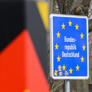 Ein Schild signalisiert, dass ab hier die Bundesrepublik Deutschland beginnt