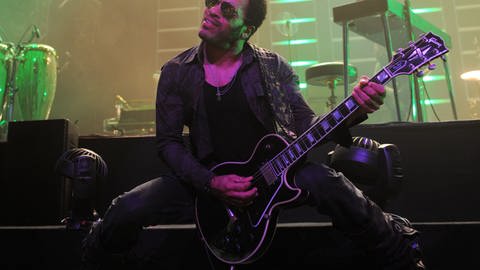 Rock-Legende und Sänger Lenny Kravitz auf der Bühne des Stuttgarter Jazzopen im Jahr 2009.