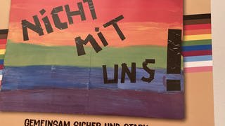 "Nicht mit uns! Gemeinsam sicher und stark" ist das Motto des Stuttgarter CSDs 2023.