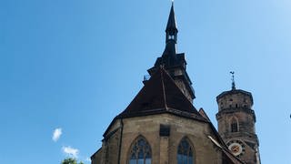 Stiftskirche in Stuttgart: In die zentrale Kirche hat ein Blitz eingeschlagen. Die Elektronik wurde lahmgelegt. Jetzt tut ein Teil wieder.