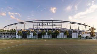 Stadion Stuttgart mit neuem Schriftzug: MHP Arena