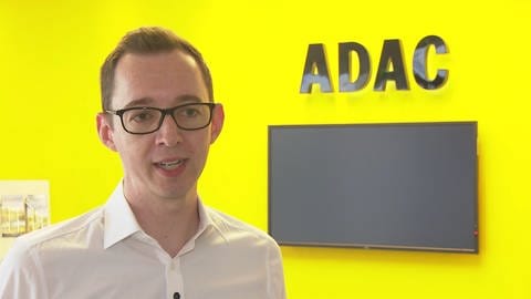 Julian Häußler vom ADAC Württemberg im Interview mit dem SWR