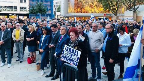 Auch Stuttgarts OB Frank Nopper nahm an der Pro-Israel-Kundgebung teil. 