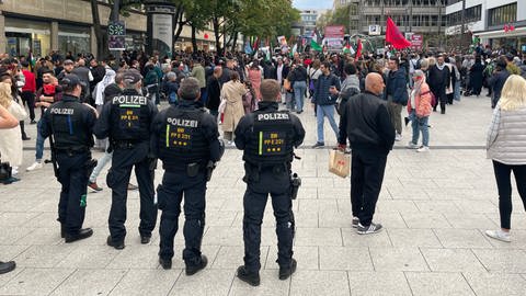 Die Pro-Palästina-Demonstrationen in Stuttgart wurden von einem größeren Aufgebot der Polizei begeleitet.