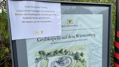 Wetter-Warnung an der Grabkapelle nahe Stuttgart