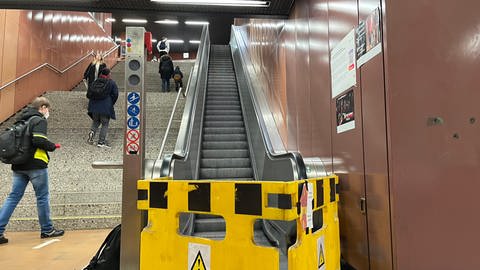 Defekte Rolltreppe