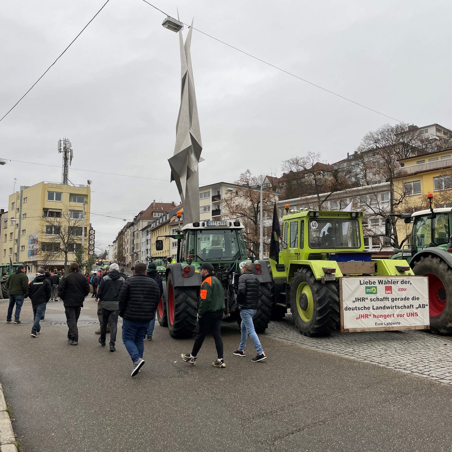 Bauern-Demo: 2.000 Traktoren Legen Stuttgart Lahm - SWR Aktuell