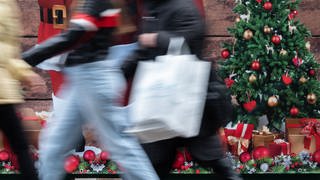 Das Weihnachtsgeschäft 2023 in der Stuttgarter Innenstadt sei gut gewesen, zumindest gab es 30 Prozent mehr Passanten auf der Königstraße.