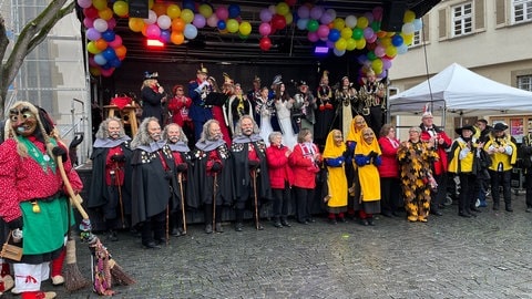 Das närrische Treiben in Bad Cannstatt hat begonnen.