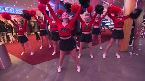 Cheerleader der Leonberg Alligators freuen sich über den Superbowl-Hype