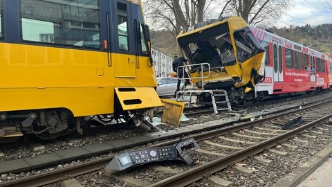 Stuttgart: 15 Verletzte Bei Zusammenstoß Von Zwei Stadtbahnen - SWR Aktuell