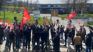 Protest vor dem Kesseböhmer-Werk in Weilheim