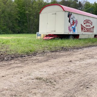 Der Zirkus Weisheit bricht seine Zelte bei Denkendorf (Kreis Esslingen) ab.