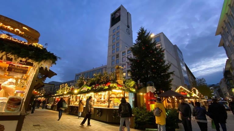 Weihnachtsmarkt Stuttgart 2022 Rathaus
