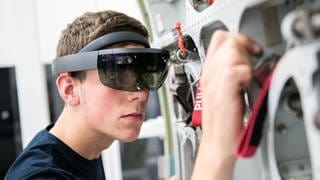 Augmented Reality wird im Job immer wichtiger. Hier beim Flugzeugbau bei Airbus.