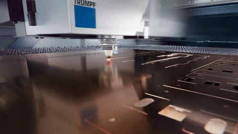 Trumpf Laser beim schneiden von Kupfer mit Stickstoff