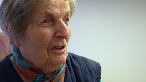 Rosa Obermeier, Bewohnerin eines Seniorenzentrums in Leonberg, muss ausziehen, weil ein Investor ihr Pflegeheim gewinnbringend gekauft und wieder verkauft hat. 