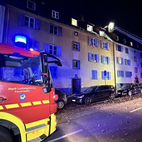 Die Flammen im Mehrfamilienhaus in Ludwigsburg wurden von der Feuerwehr gelöscht.