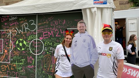 Fotomotiv Cheftrainer Nagelsmann mit Fans