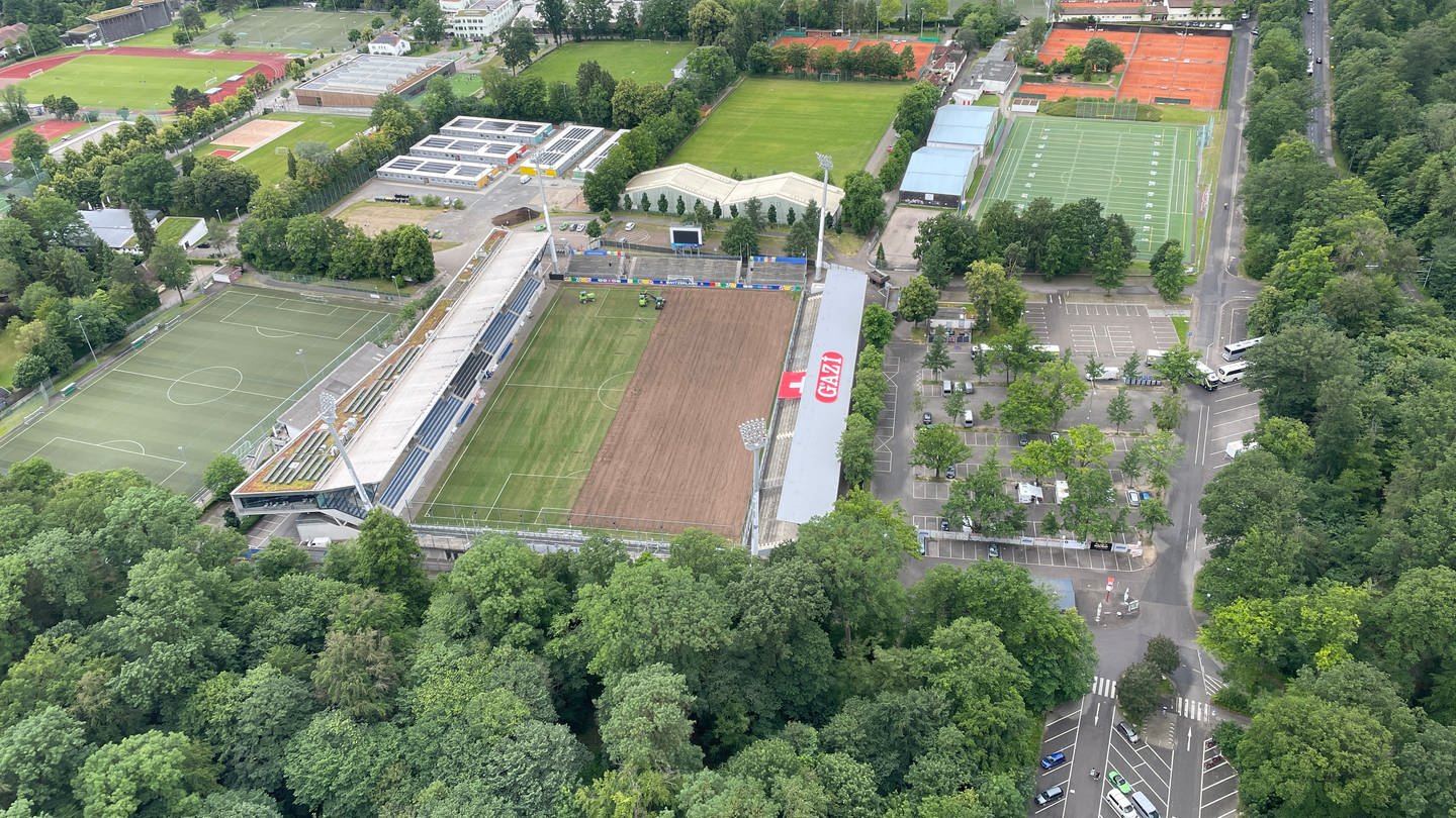 Der Rasen auf dem Trainingsplatz der Schweizer Nationalmannschaft wird zum zweiten Mal erneuert.
