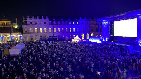 Mit Elfmeterschießen auf der großen Leinwand geht ein langer Abend der EURO 2024 in Stuttgart zu Ende.