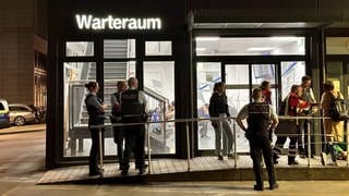 Warteraum im Stuttgarter Hauptbahnhof: Hier wurden mehrere Personen mit einem Messer in der Nacht auf Montag verletzt.