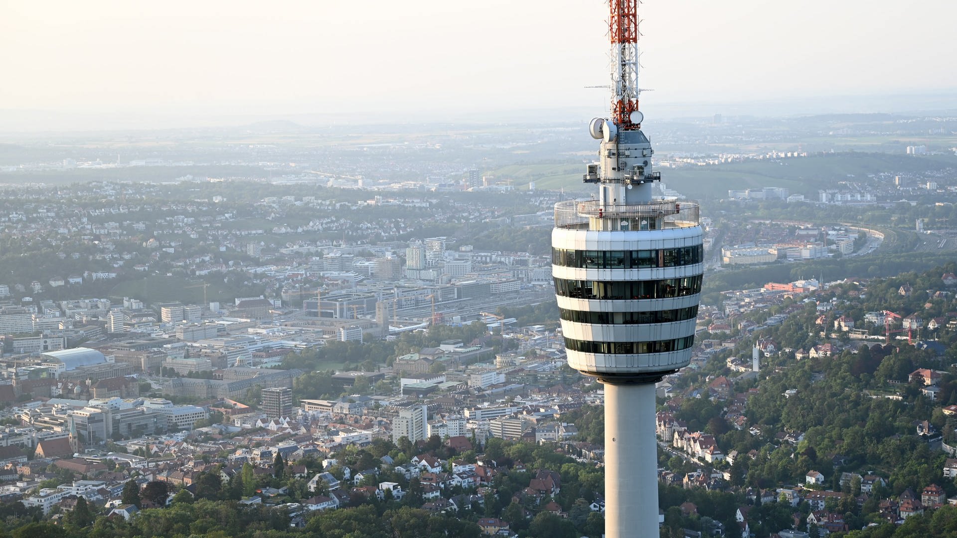 Feuerwehreinsatz am Fernsehturm in Stuttgart