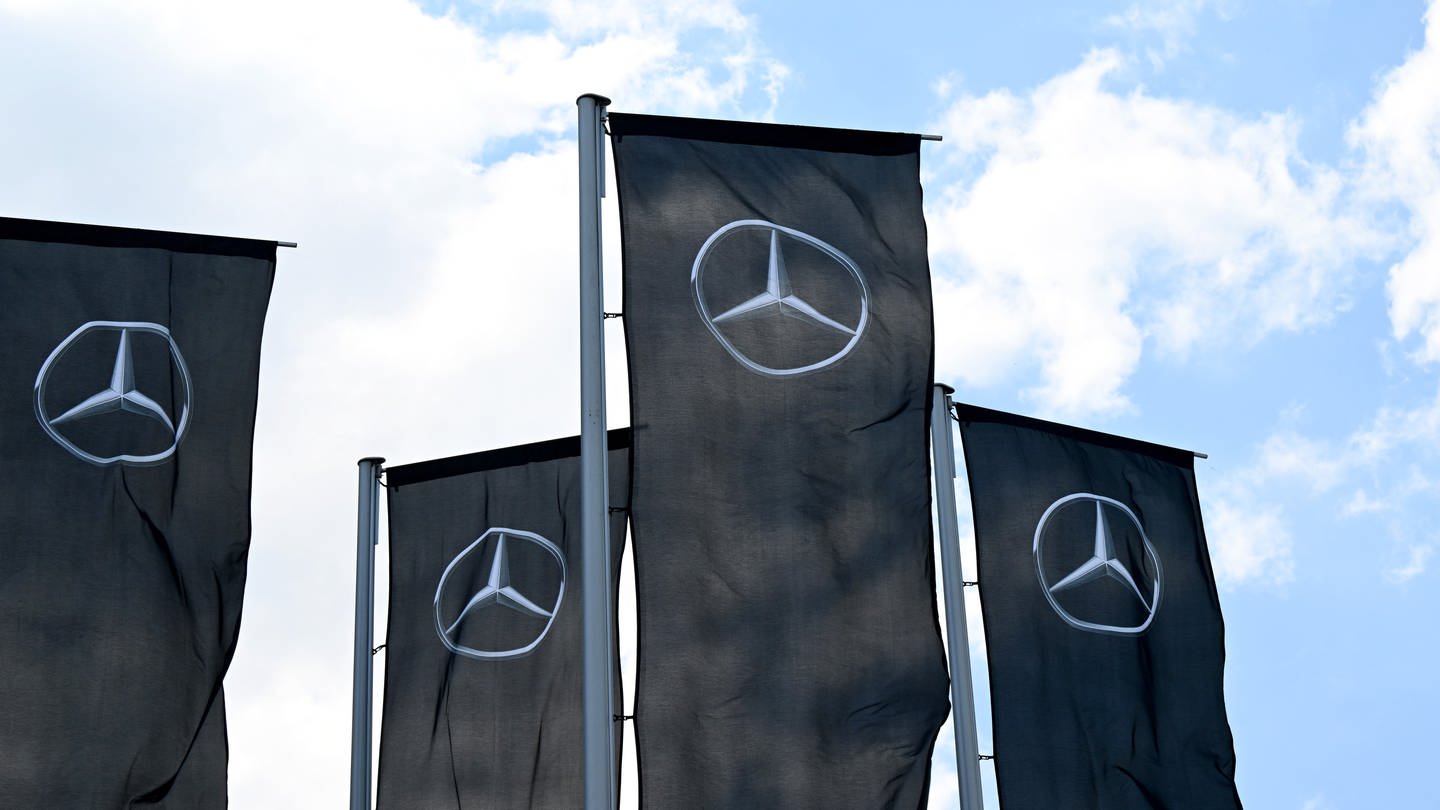 Gewinneinbruch-bei-Mercedes-Benz-Weniger-E-Autos-und-teure-Top-Modelle-verkauft