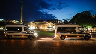 Polizeiwagen auf dem Stuttgarter Schlossplatz