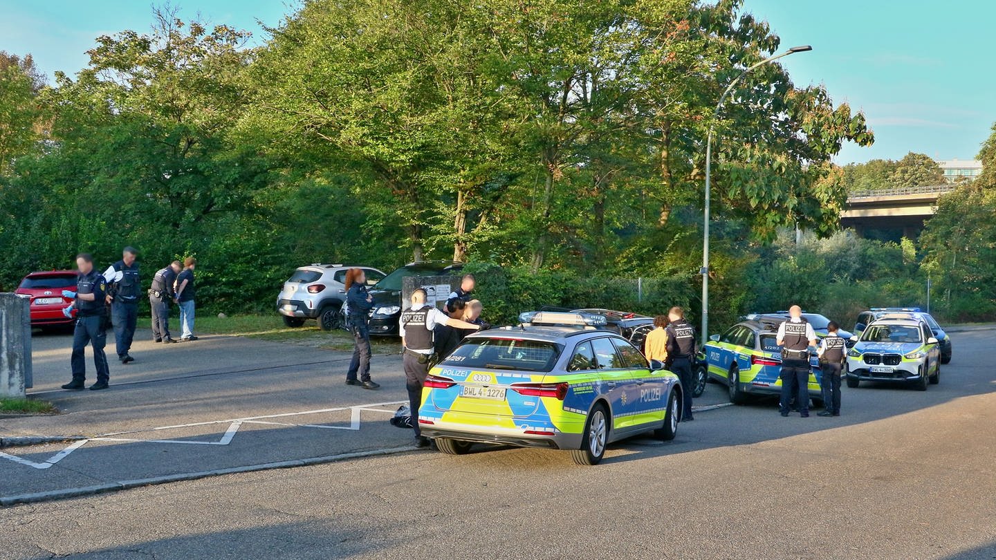 Die drei Jugendlichen wurden von der Polizei festgenommen