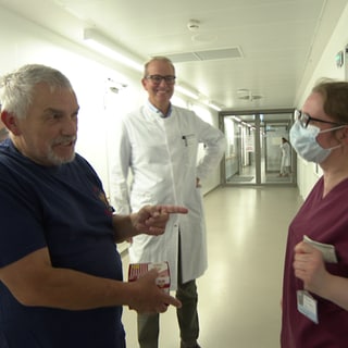 Thomas Knauer (links im Bild) erhielt vor fünf Jahren am Klinikum Stuttgart eine Stammzellentransplantation.