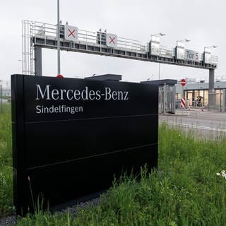 Das Mercedes-Benz-Werk in Sindelfingen (Kreis Böblingen)