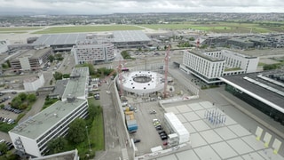 Der Bau des neun künftigen Flughafen Fernbahnhofs schreitet voran.