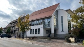 Das Rathaus von Bissingen an der Teck: Hier könnte bald Siegfried Nägele sein Büro als Bürgermeister beziehen - sofern er die Wahl annimmt.